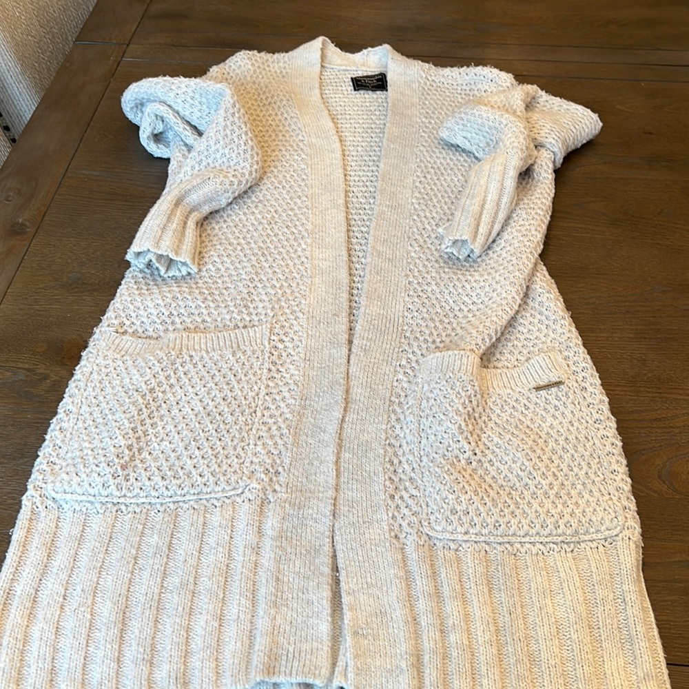 Abercrombie long cream sweater cardigan with pockets!